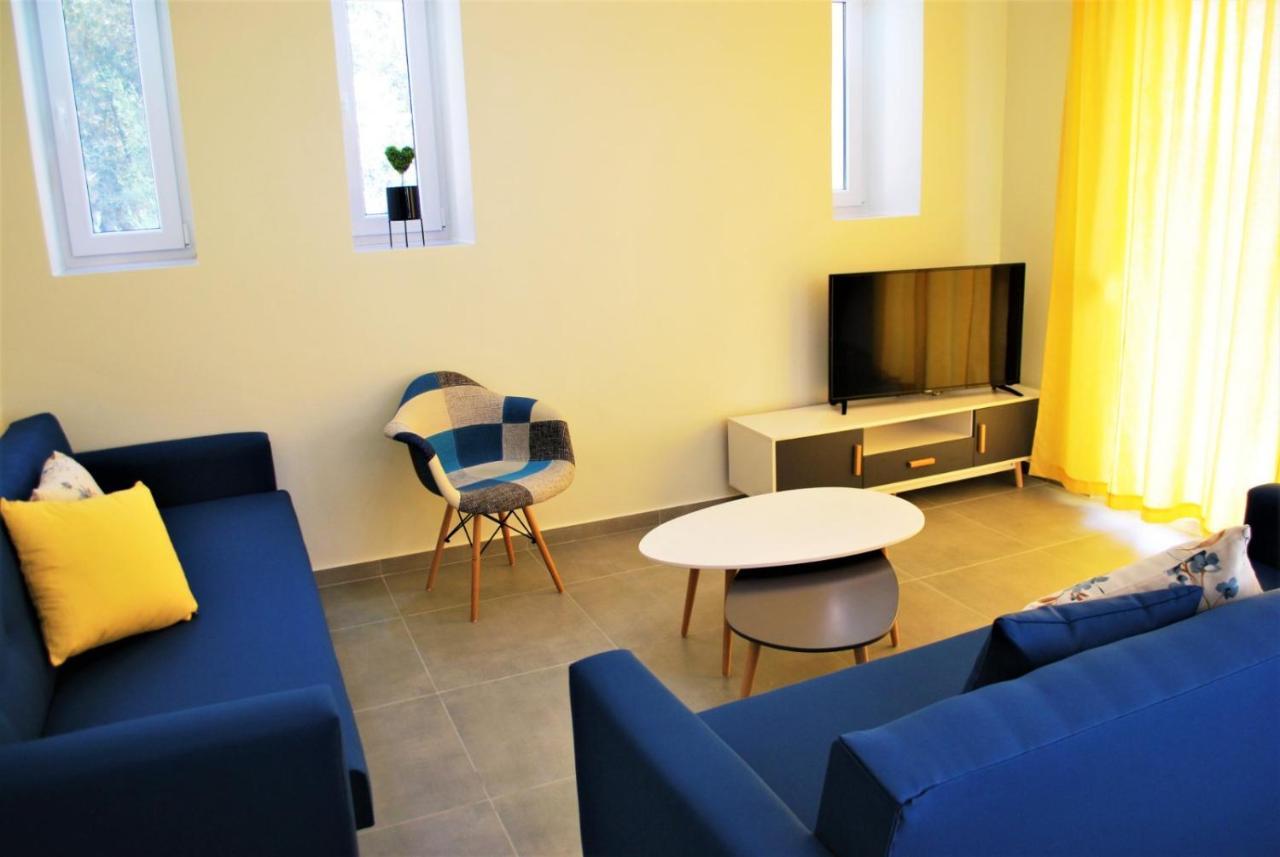 Q Luxury Rooms Paleros Bagian luar foto