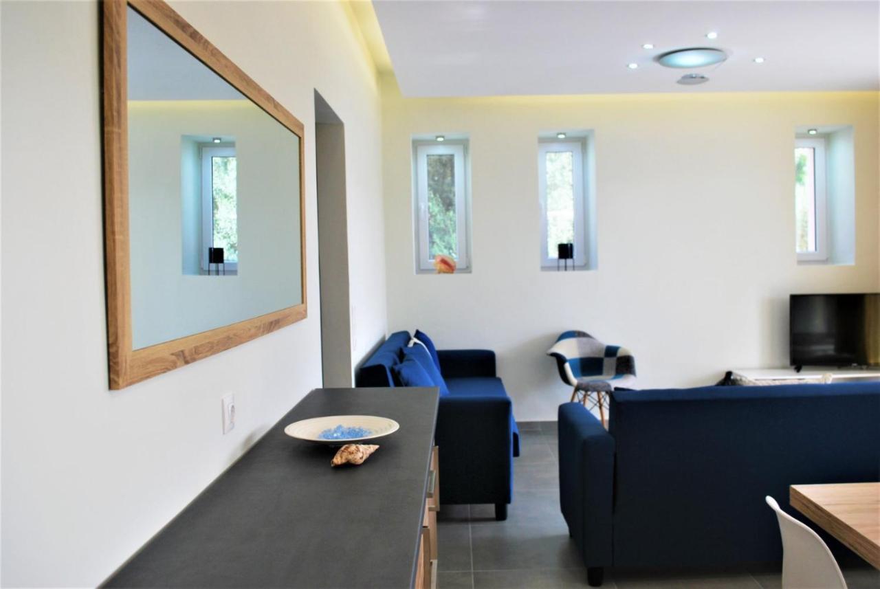 Q Luxury Rooms Paleros Bagian luar foto