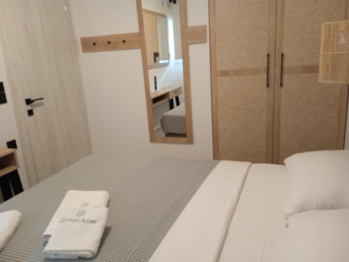 Q Luxury Rooms Paleros Bagian luar foto